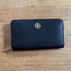Tory Burch Robinson Wallet